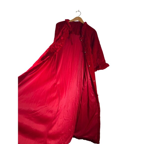 VINTAGE Womens Size 46 Chest House Coat Maxi Red Quilt Velvet Rhinestone Buttons - Picture 10 of 14